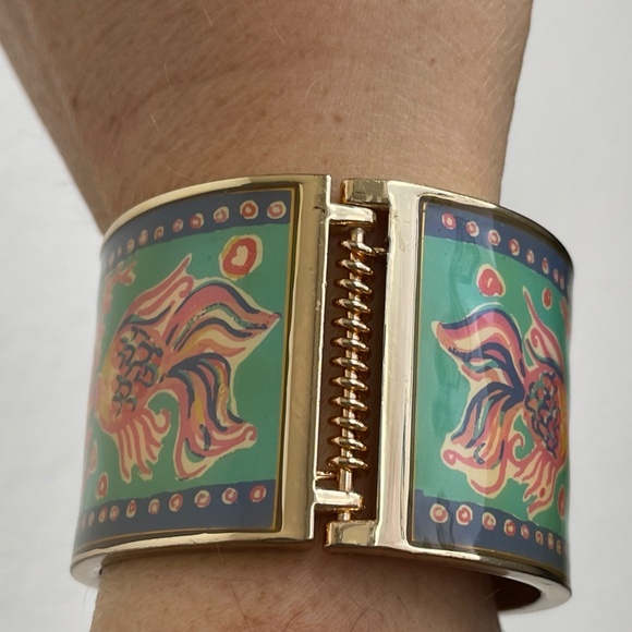 Lilly Pulitzer Wide Enamel Tropical Fish Shell Hinge Cuff Bracelet - Picture 7 of 7